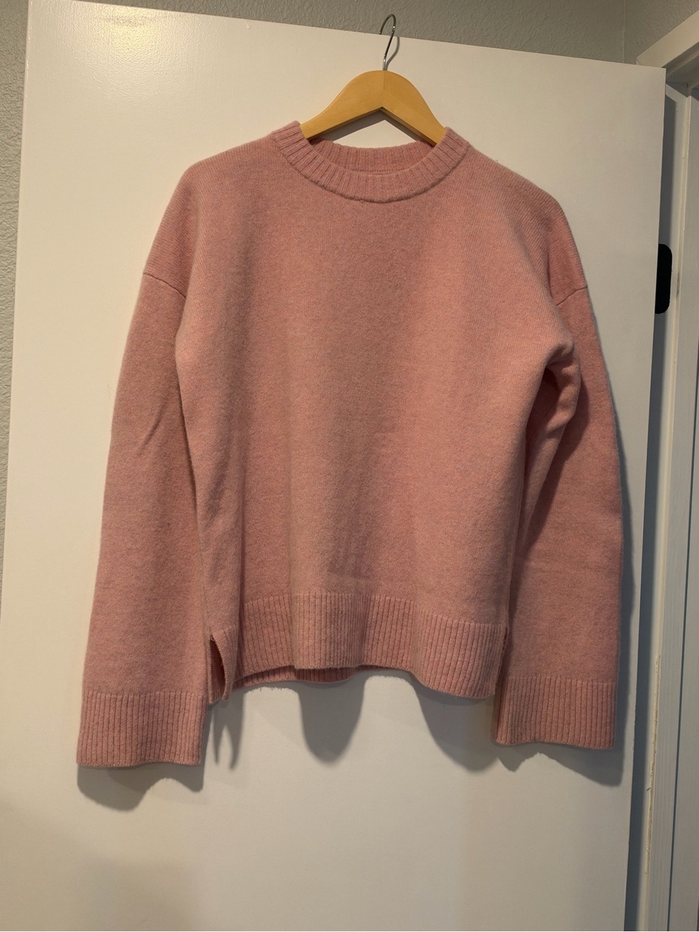 Crewneck 100% wool Pink Women’s Sweater - Soft Knit Pullover